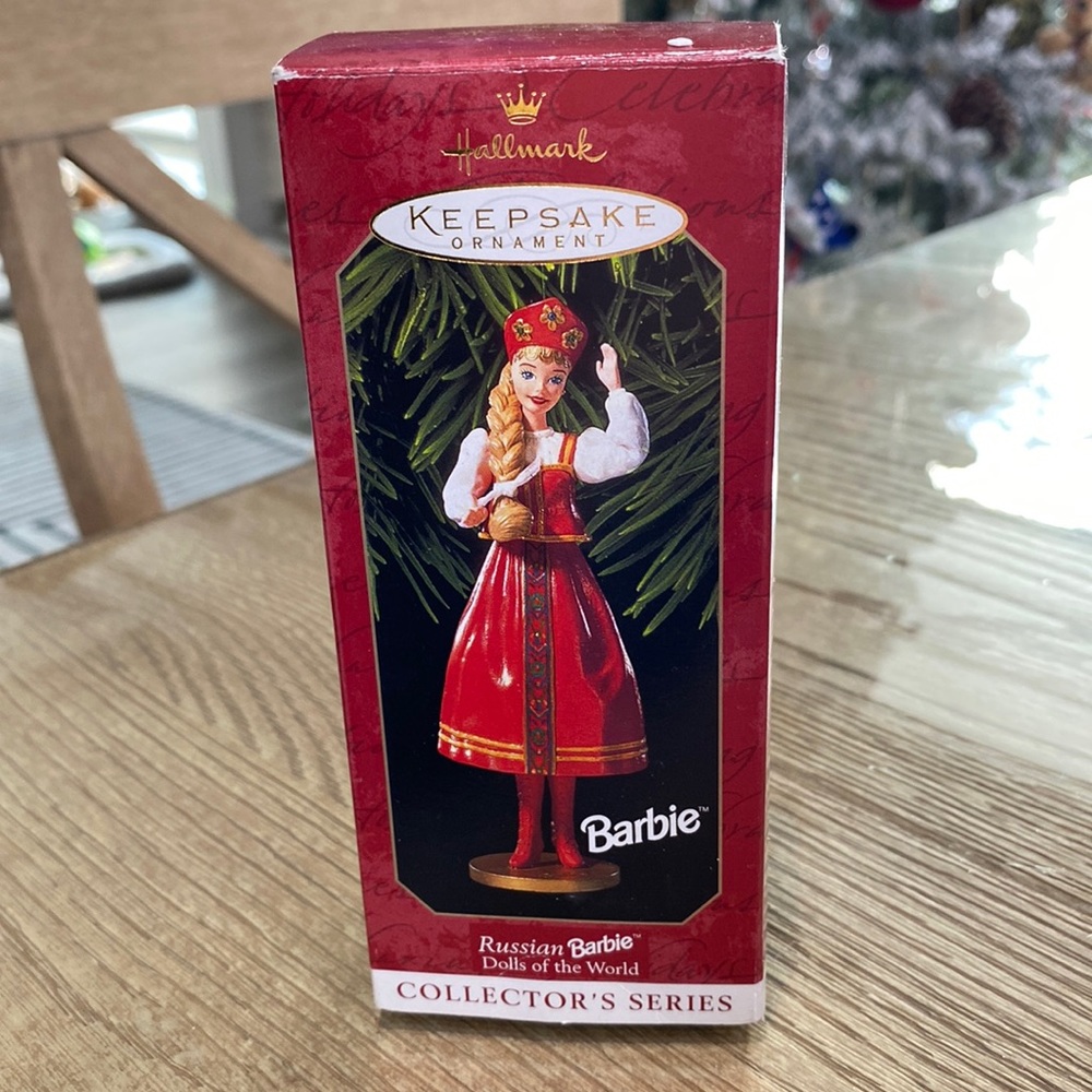 1999 Russian Barbie Dolls Of The World Ornament